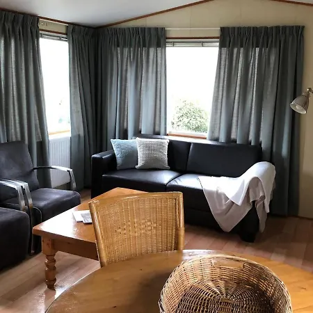 Snug Holiday In With Terrace בית נופש
