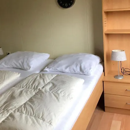 Snug Holiday In With Terrace בית נופש