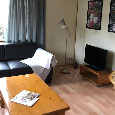Snug Holiday In With Terrace הושורסט